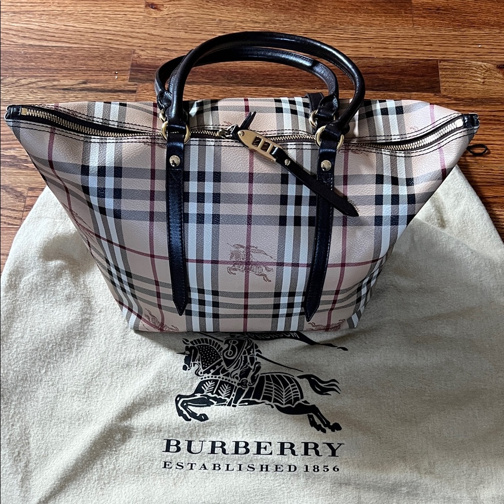 Burberry Checkered Tote in Beige and Black